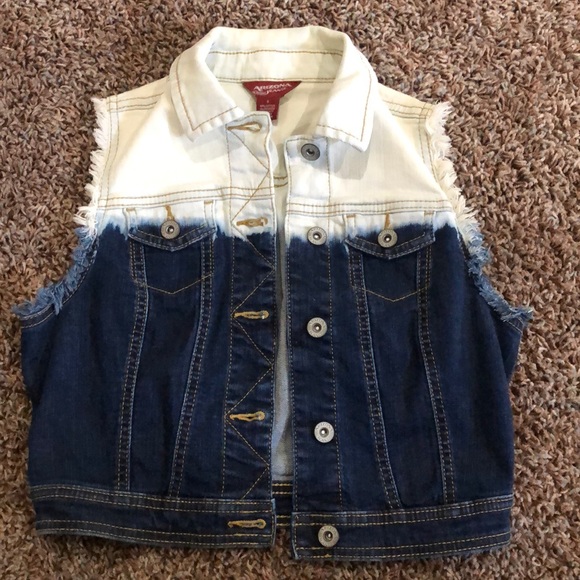 Juniors Small, sleeveless Arizona Jean Jacket - Picture 1 of 4